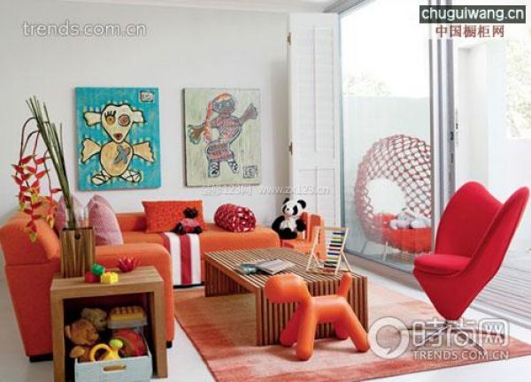 孩子的玩具房，红色，检色沙发与可爱的墙画