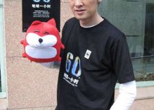 任泉&ldquo;串門&rdquo;送節(jié)能燈 呼吁市民&ldquo;熄燈一小時&rdquo; 四川裝飾建材網(wǎng)