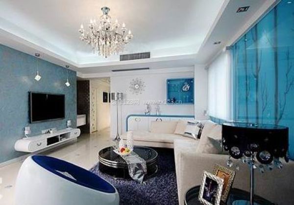 清新素雅的蓝白风格家居客厅图片