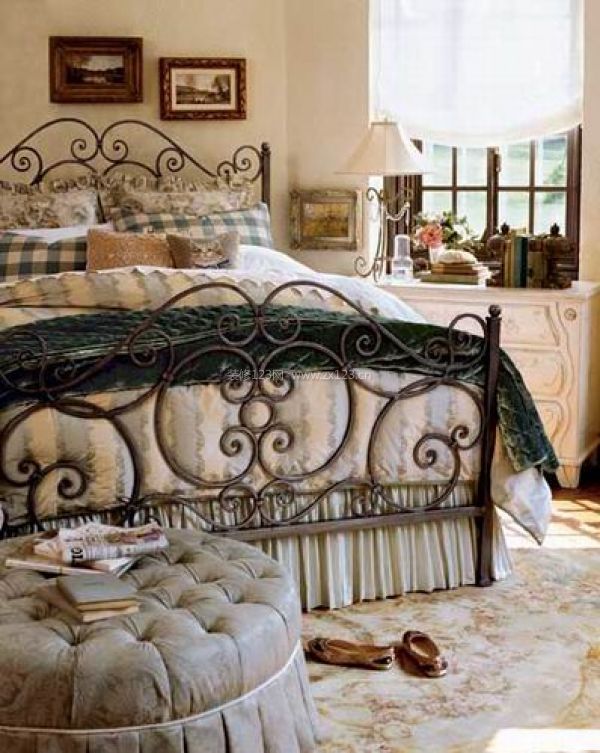 华丽精致的欧式家居 卧室家具图片
