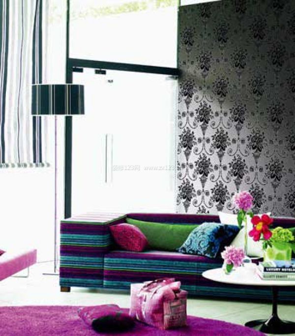 客厅效果图 纯紫色地毯