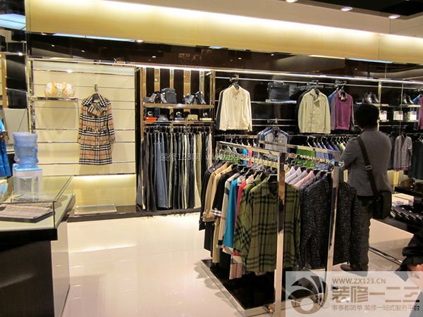 郫縣五星酒店內(nèi)服裝店面裝修設計