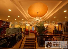 高檔休閑會所 現(xiàn)代歐式風(fēng)格 玄關(guān)設(shè)計(jì) 大理石地磚 波打線 射燈 歐式吊燈 石膏板吊頂 吊頂造型 圓形吊頂 吊頂壁紙 純色壁紙 樓梯扶手 