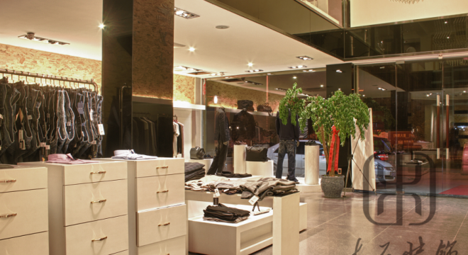 福州市IT国际名品服装店135平米现代风格