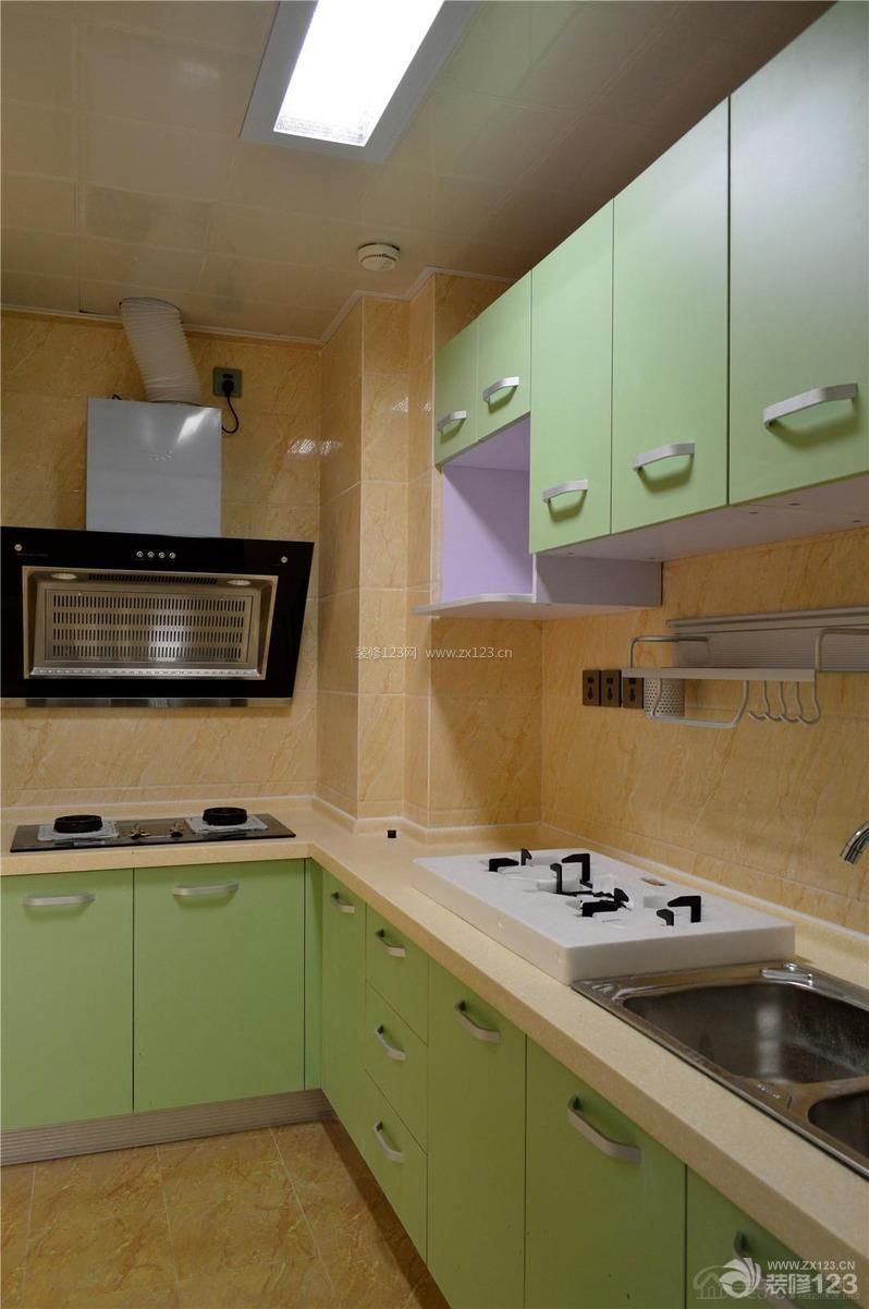 婚房设计 现代简约风格 厨房设备 厨房颜色 