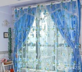 现代风格设计 小客厅 蓝色窗帘 