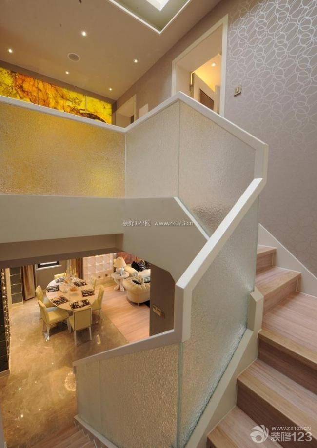 现代设计风格 现代客厅 木楼梯 楼梯扶手 楼梯设计 