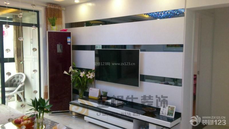 現(xiàn)代簡約風格小客廳液晶電視背景墻裝修實景圖