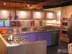 现代设计风格 厨房装修风格 厨房颜色 紫色橱柜 