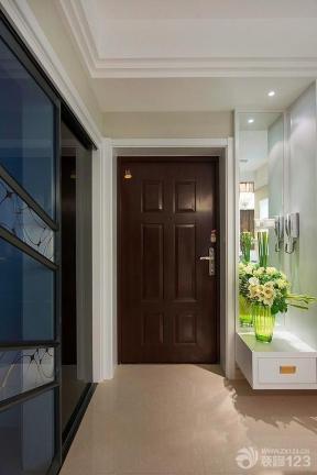 现代设计风格 70平米 两室一厅 红木色门 