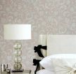 温馨现代风格床头墙纸装饰图片