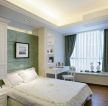 温馨后现代卧室绿色窗帘装修设计效果图