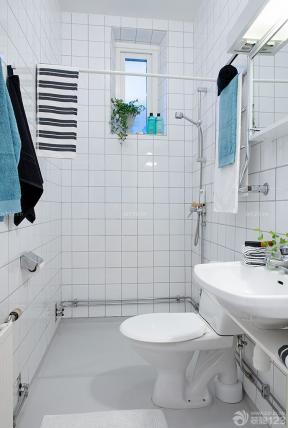 80平新房装修效果图 卫生间瓷砖颜色 白色瓷砖贴图 
