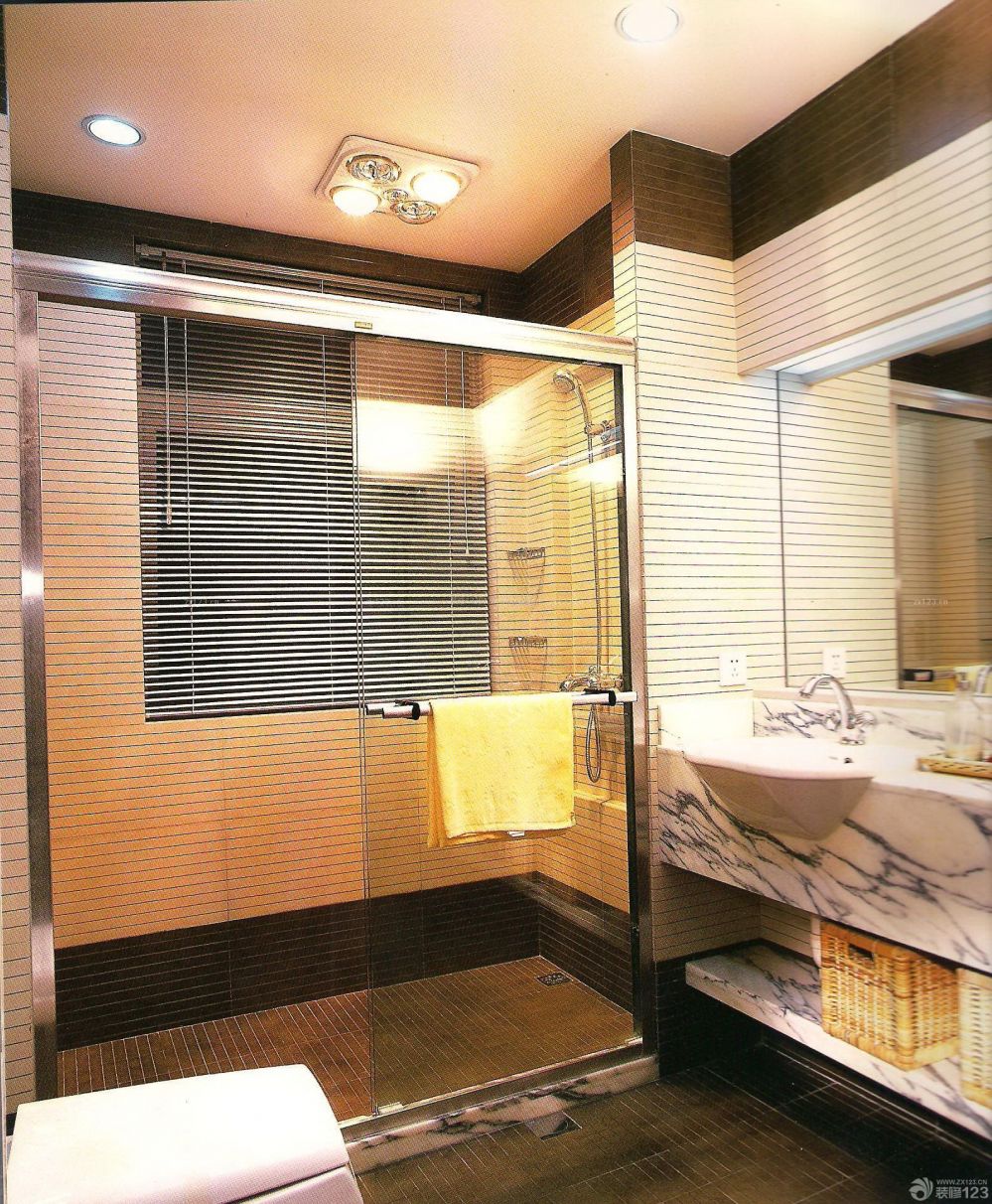 现代简约小户型卫生间浴室装修实景图