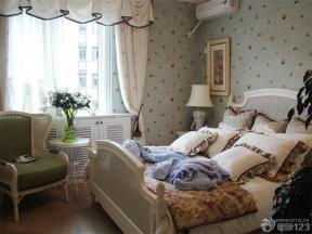 田园风格设计 卧室装修风格 双人床 花纹壁纸