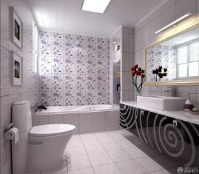 黑白简约小浴室条形铝扣板吊顶装修效果图