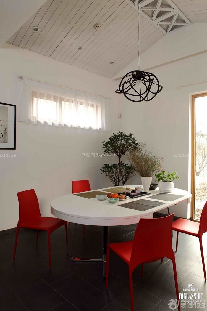现代风格颜色搭配 独栋别墅 家庭餐厅 靠背椅