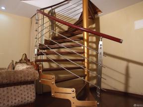 简约温馨室内阁楼楼梯不锈钢立柱设计实景图
