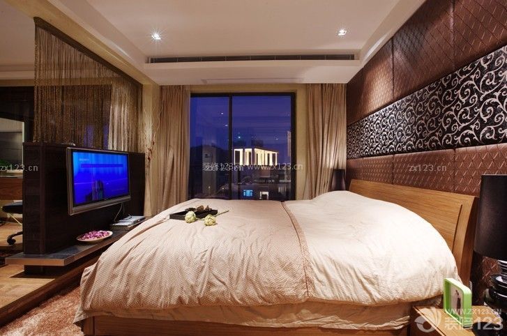 2014现代设计风格大卧室室内软床装修图