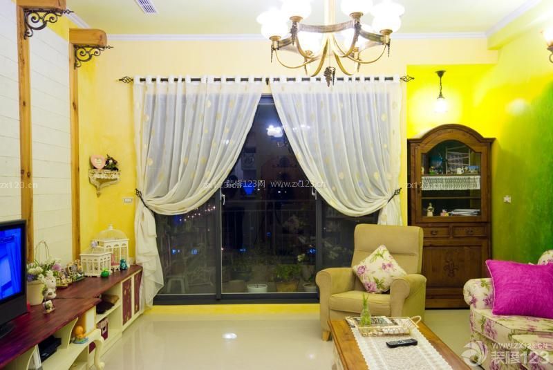 韩式田园风格客厅白色窗帘设计案例欣赏