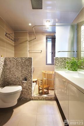马赛克瓷砖公卫浴室