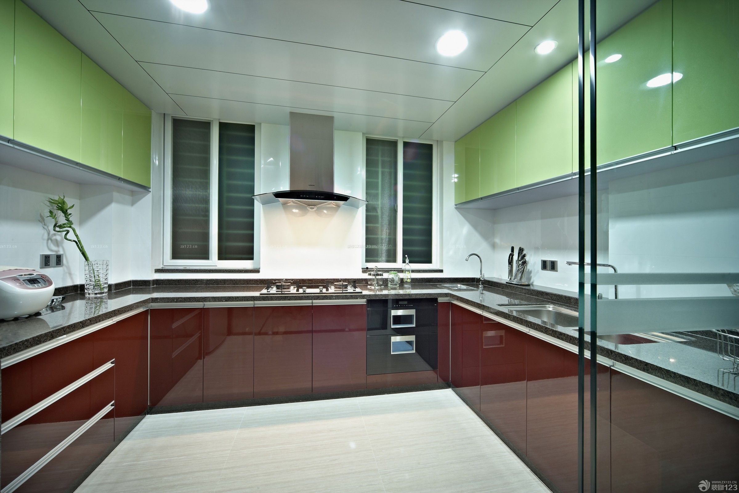 古典主义厨房条形铝扣板设计图片
