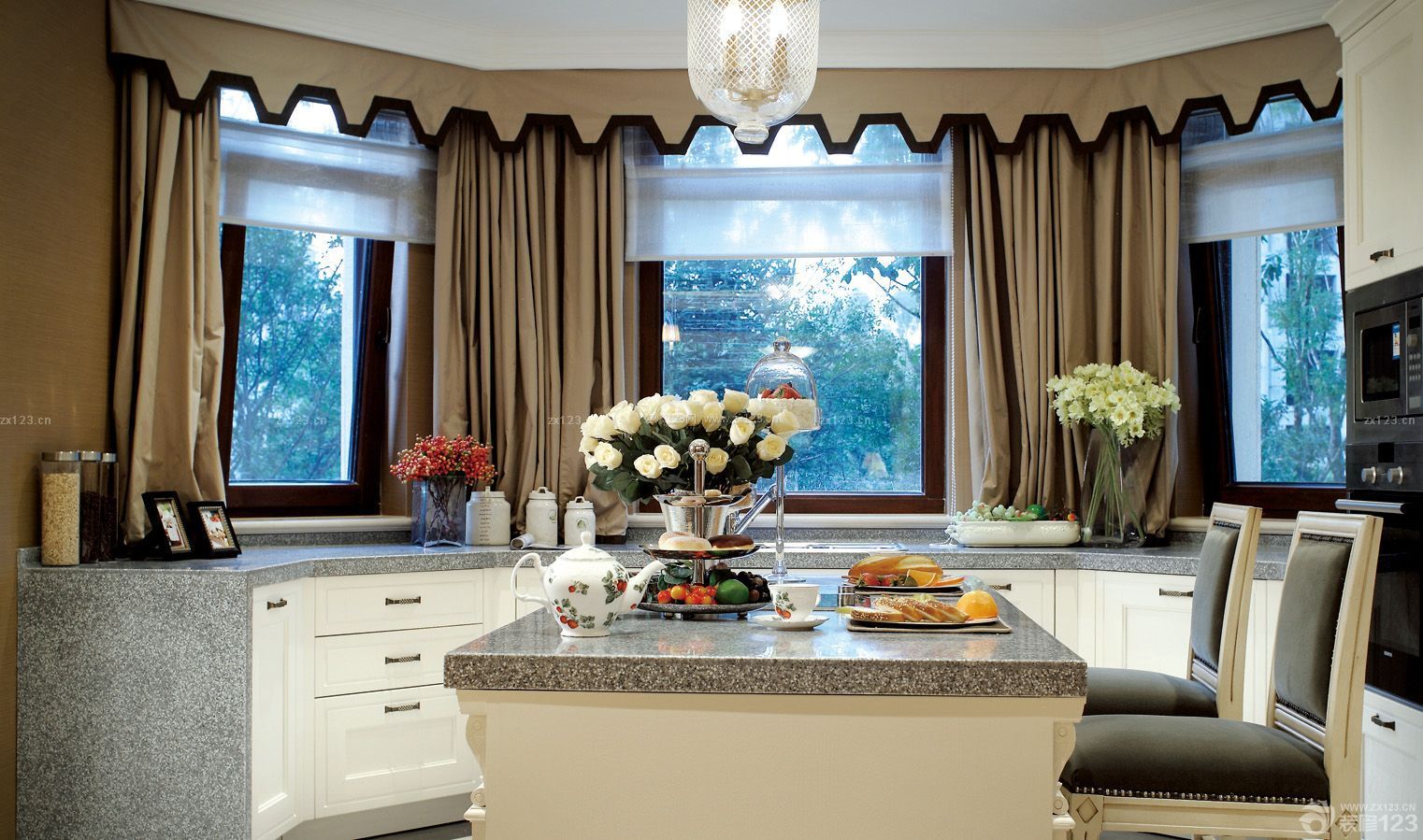 开放式厨房纯色窗帘图片