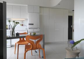 小戶型進門玄關(guān)門廳餐桌圖片