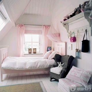 粉色系90平带阁楼一室豪华装修效果图
