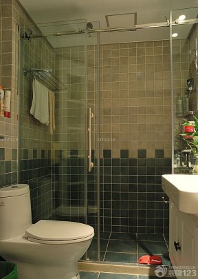 小户型美式卫生间瓷砖配色实景图