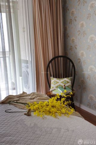 美式乡村风格卧室花朵壁纸装修图片