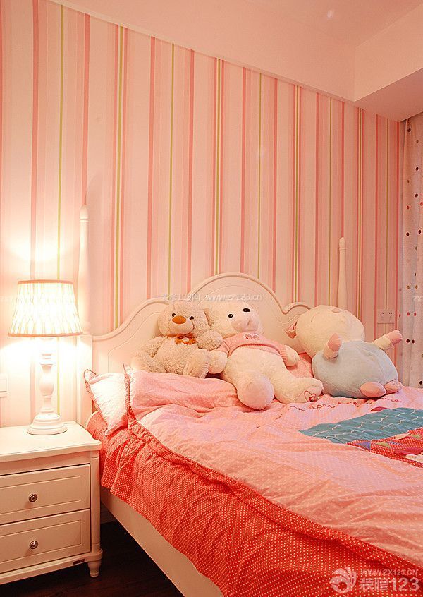 粉色儿童卧室美式田园床头柜装修效果图