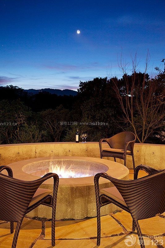 東南亞風(fēng)格陽臺(tái)花園設(shè)計(jì)效果圖