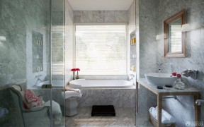 家庭浴室大理石包裹浴缸装修效果图