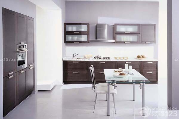 厨房装修注意：墙面瓷砖的颜色和光泽的选择