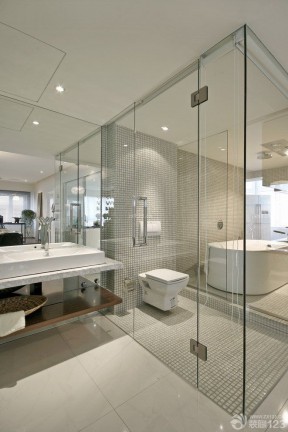 卫生间浴室马赛克地面设计图片