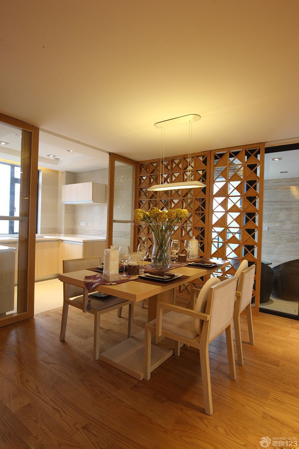 经典家庭餐厅现代风格实木家具设计效果图
