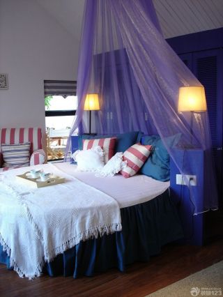地中海风格别墅卧室床的摆放设计效果图