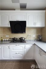 最新家庭室内欧式厨房瓷砖装修样板房