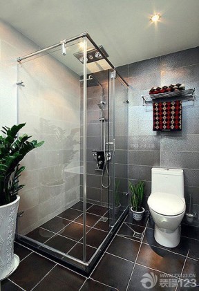 玻璃淋浴间黑色地砖装修实景图