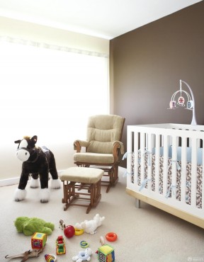 小户型婴儿房 纯色壁纸 