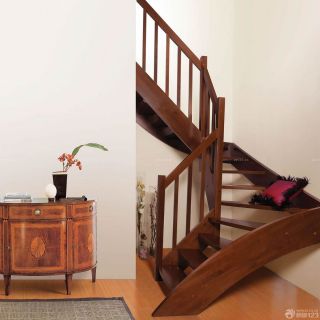 跃层式住宅室内阁楼楼梯效果图  