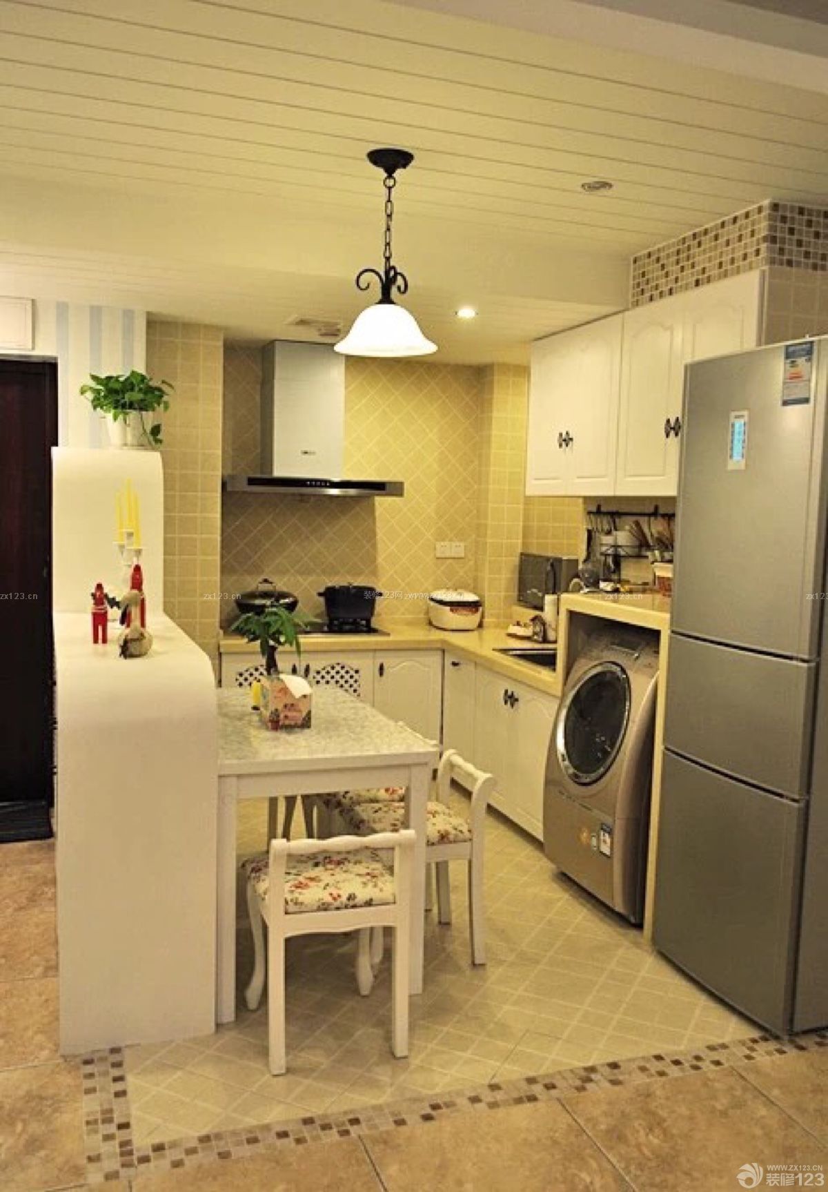 小户型一室改两室厨房装修效果图