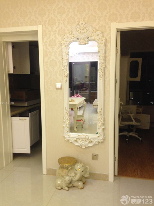 　　在定風(fēng)格的過程時(shí)，就決定裝成歐式了，因?yàn)橄矚g歐式的大氣。