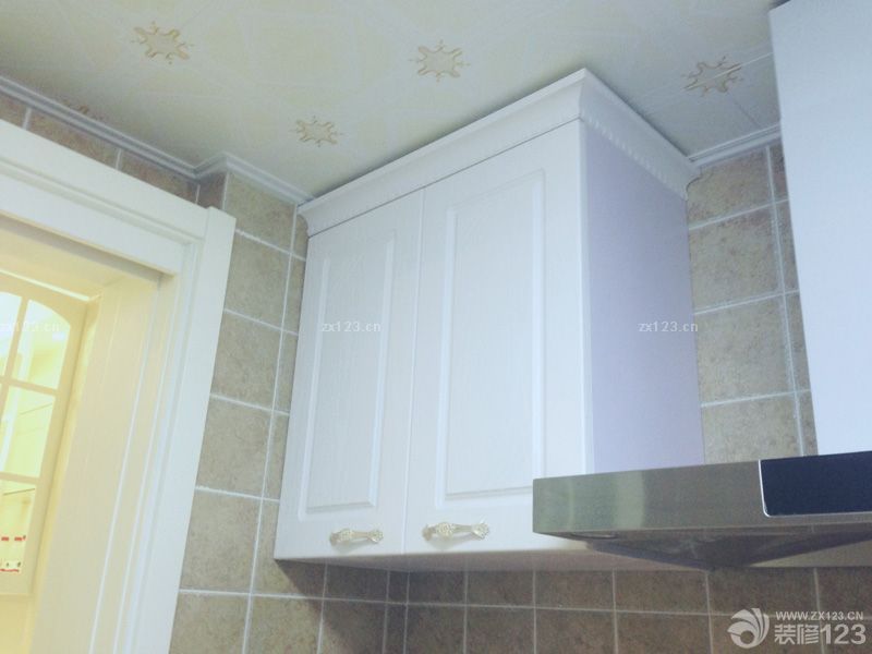 　　在定風(fēng)格的過程時(shí)，就決定裝成歐式了，因?yàn)橄矚g歐式的大氣。