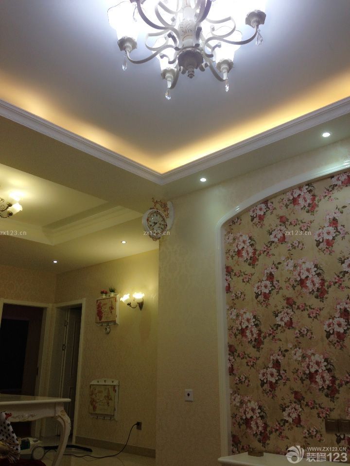 　　在定風(fēng)格的過程時(shí)，就決定裝成歐式了，因?yàn)橄矚g歐式的大氣。