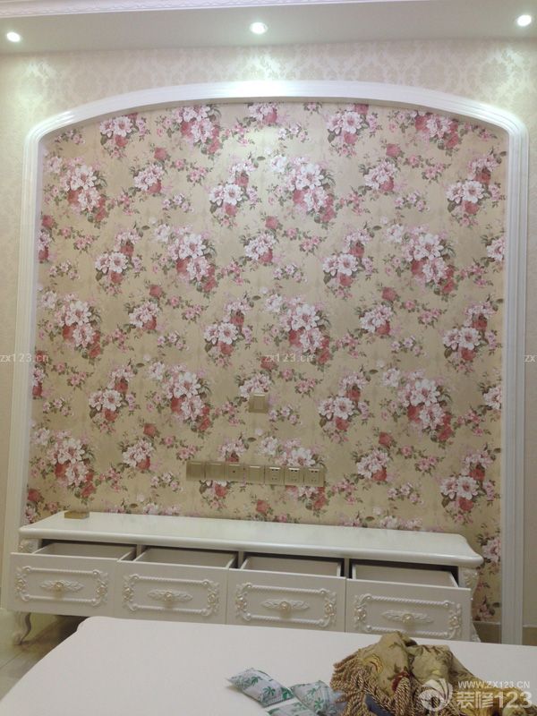 　　在定風(fēng)格的過程時(shí)，就決定裝成歐式了，因?yàn)橄矚g歐式的大氣。