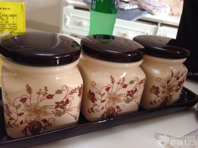 　　在定風(fēng)格的過程時(shí)，就決定裝成歐式了，因?yàn)橄矚g歐式的大氣。