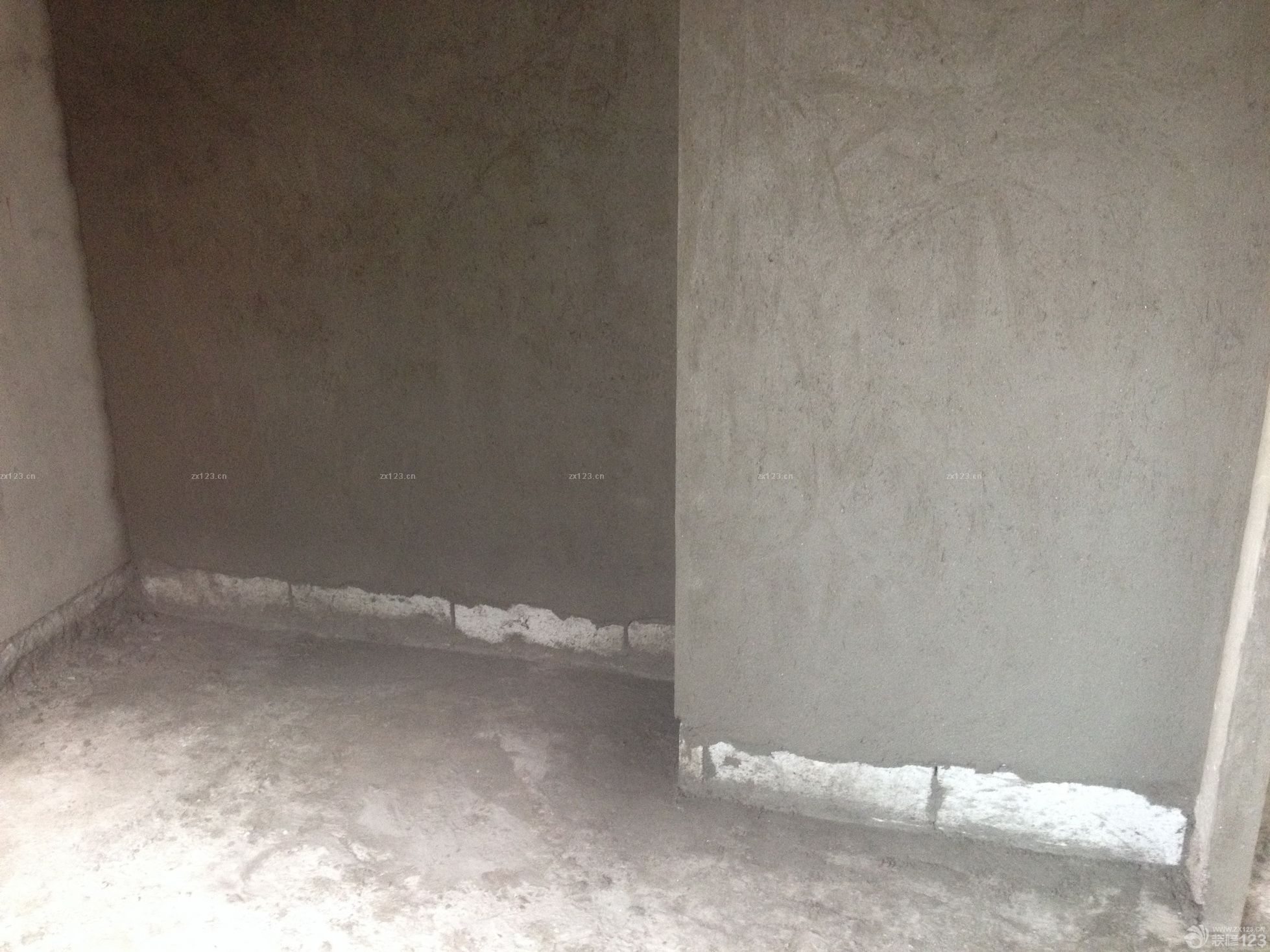 　　中午老婆打電話我, 我第一句話就是問”批下來了?” 還好, 答案是工程部批下來了, 可以動工了. 于是中午沒午睡跑去管理處交裝修押金和垃圾清理費(fèi). 裝修押金3K, 垃圾清理費(fèi)不到400. 說到裝修押金, 本是與裝修公司各出一半, . 最最主要是, 幫他們付了1.5K也希望他們在以后的過程中好好配合我們.希望裝修能夠順利進(jìn)行。<br>