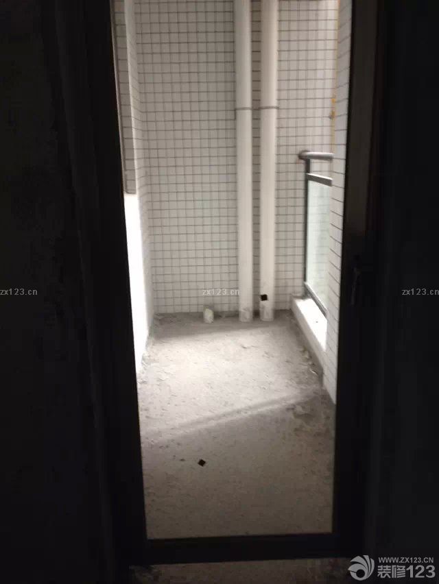 &nbsp;買房的心情是愉快的。但是裝修卻是一件很頭疼的事情，之前做很多的學(xué)習(xí)資料，還要去借鑒朋友們的新家的樣式，這樣才能讓自己的裝修出來的效果會比較好一點(diǎn)。前期真的是超級累的。